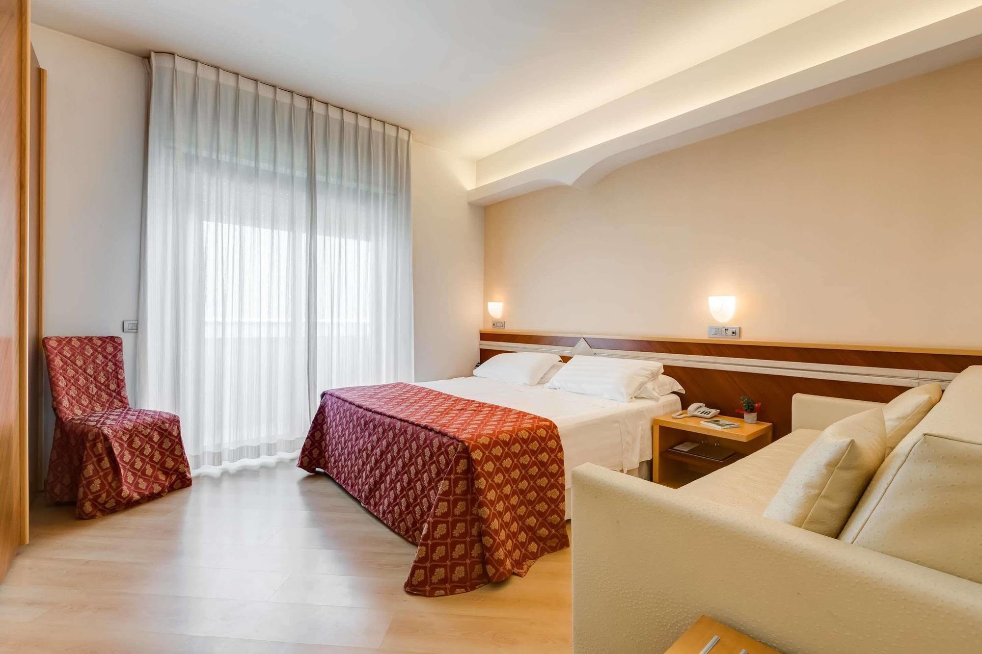 Hotel Europa Beach Village ジュリアノーヴァ エクステリア 写真