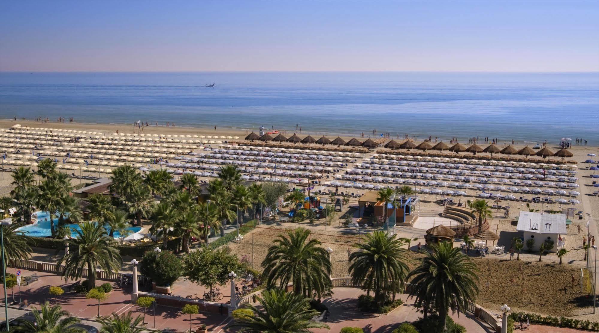 Hotel Europa Beach Village ジュリアノーヴァ エクステリア 写真