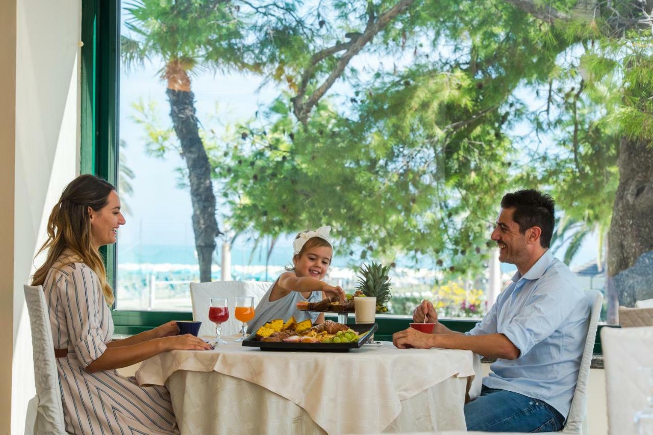 Hotel Europa Beach Village ジュリアノーヴァ エクステリア 写真