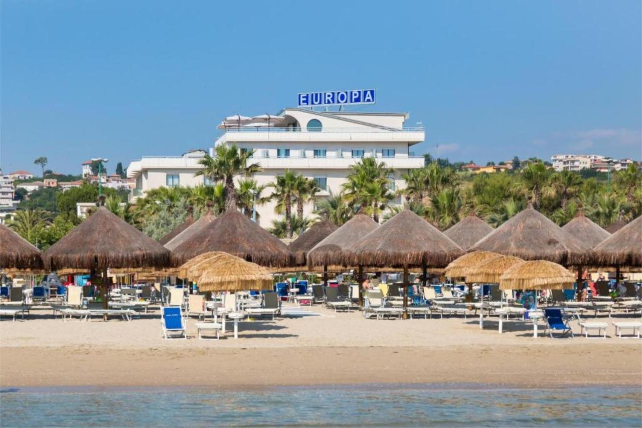 Hotel Europa Beach Village ジュリアノーヴァ エクステリア 写真